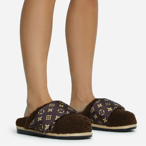 PILLOW-TALK PRINTED VELCRO STRAP CLOSED TOE SLIP-ON FLAT MULE IN BROWN FAUX SHEARLING